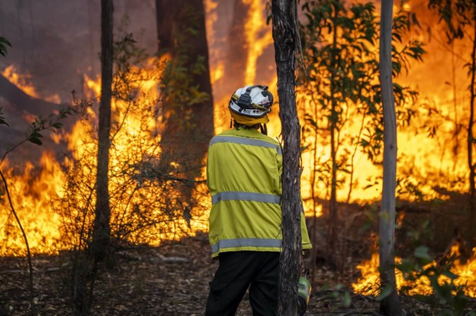 Firefighters at work in Blue Mountains National Park